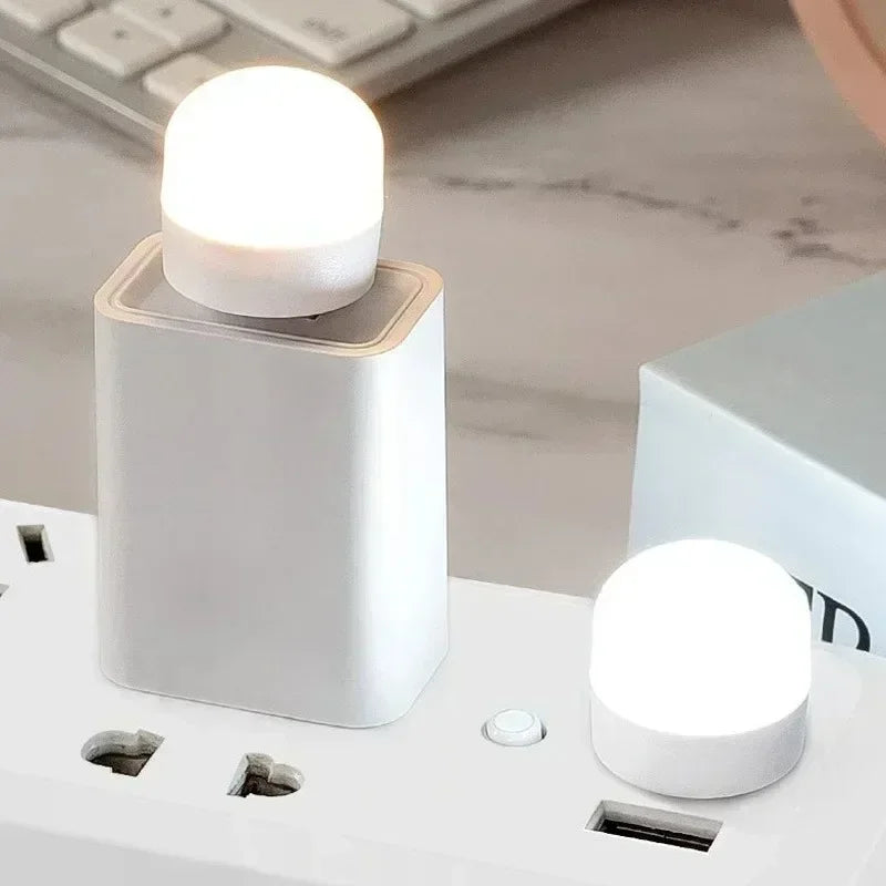 3/50pcs  Plug & Play Mini Luz Noturna LED via USB - sua solução portátil para a escuridão